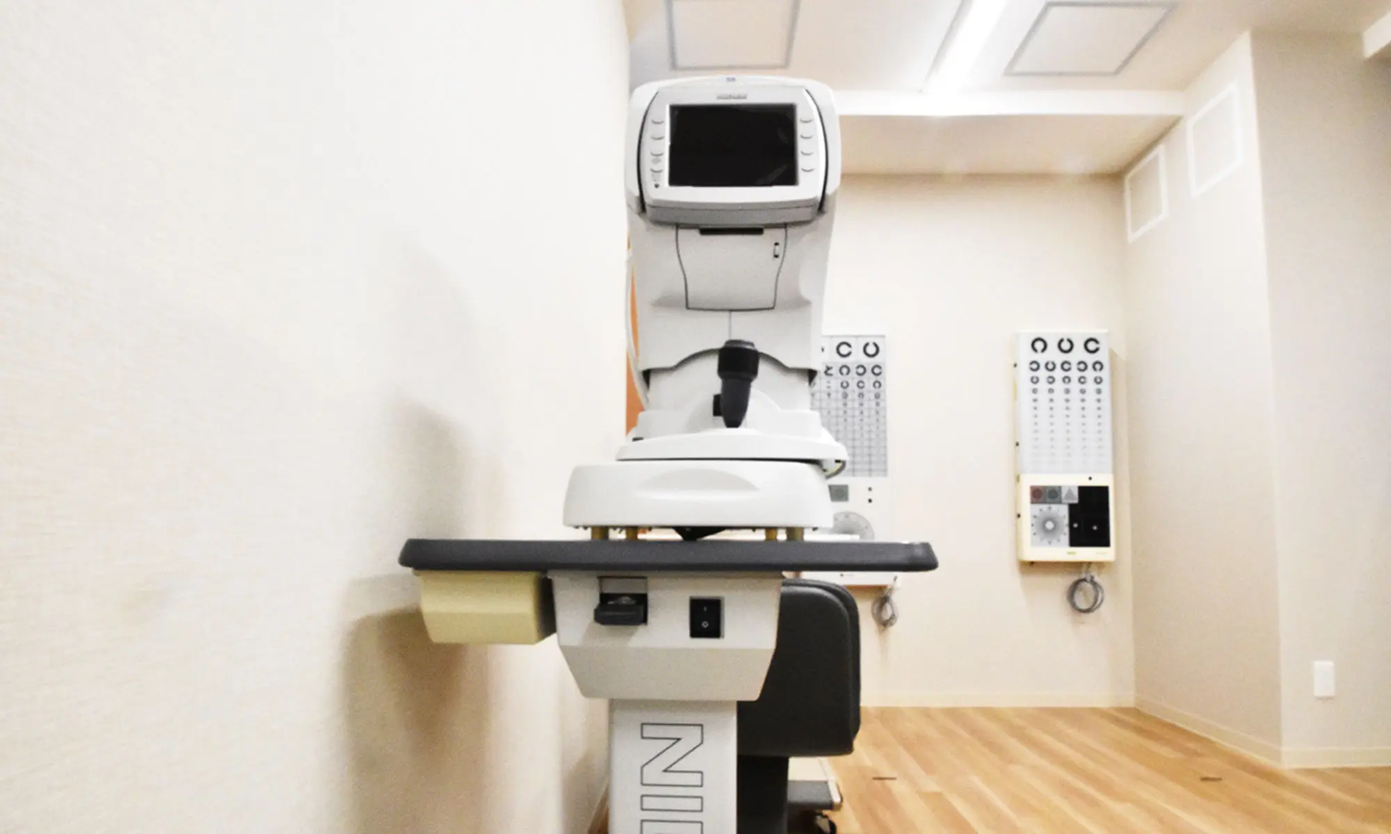 鈴木眼科クリニックは南北線 南平岸駅から徒歩5分に位置しています。白内障、緑内障。ドライアイ、遠視・近視、コンタクトレンズ検査など平岸におけるかかりつけ医として幅広く診療しています。